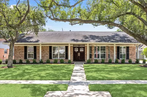 5811 Spellman Rd, Houston, TX 77096