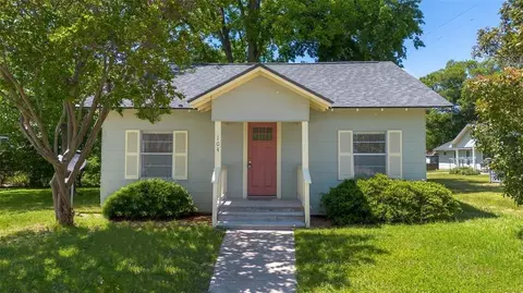 104 S Elm St, Trinity, TX 75862 photo 1