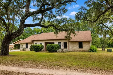1135 Buescher Rd, Columbus, TX 78934