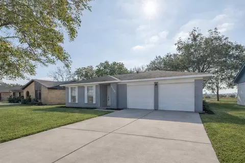 3120 Royal St, Baytown, TX 77521