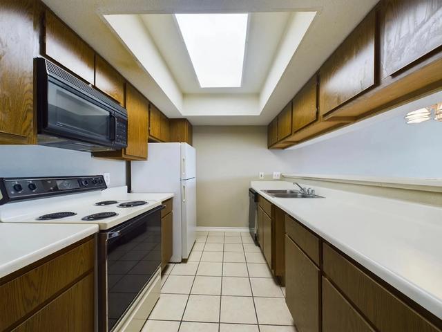 2824 S Bartell Dr #32, Houston, TX 77054