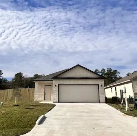 2105 Cedar Bend Dr, Conroe, TX 77306 photo 1