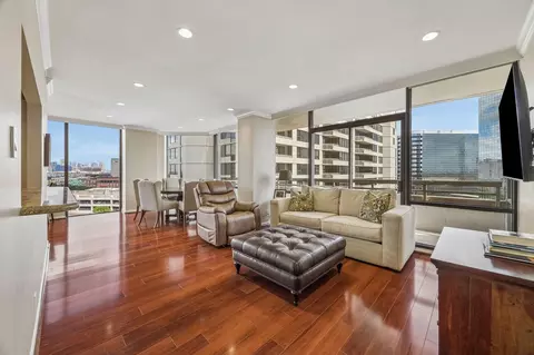 15 Greenway Plz #10E, Houston, TX 77046