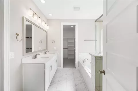 Bath - 17681 Rosette Grass Dr, Conroe, TX 77385 photo 1 of 7