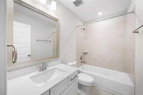 Bath - 17681 Rosette Grass Dr, Conroe, TX 77385 photo 7 of 7