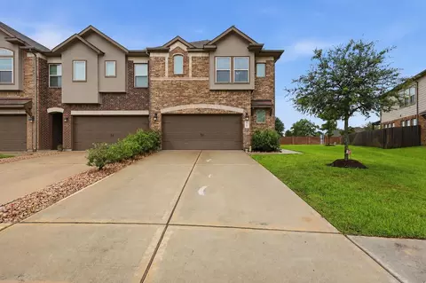 3725 Lancer Cir, Pearland, TX 77581