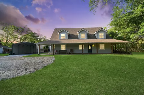 20202 Deer Run Rd, Damon, TX 77430