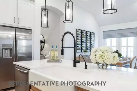 Kitchen - 2730 Pathway Crest Ln, Webster, TX 77598 photo 6 of 7