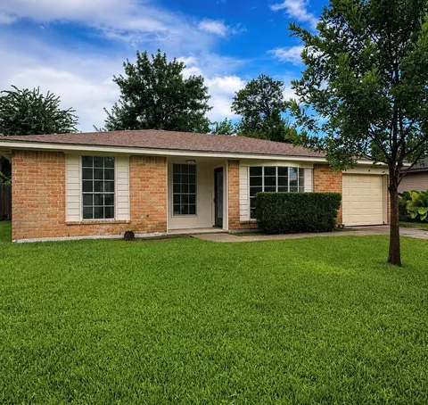 826 Deercrest St, Channelview, TX 77530