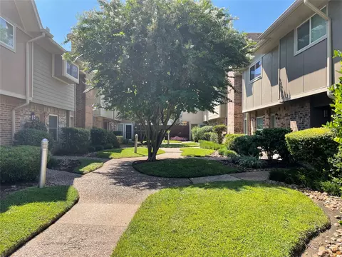 2517 Bering Dr #9, Houston, TX 77057