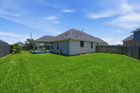 Exterior - 8303 Divot Trce, Fulshear, TX 77441 photo 3 of 5