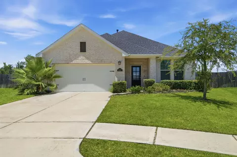 Exterior - 8303 Divot Trce, Fulshear, TX 77441 photo 5 of 5