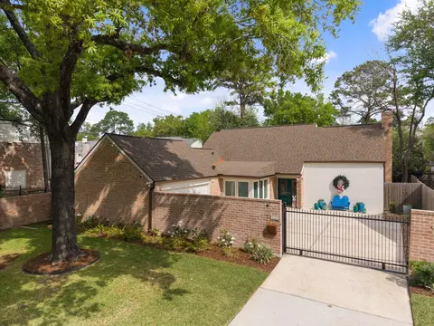 10226 Briar Forest Dr, Houston, TX 77042