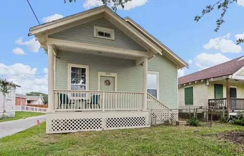 1314 30th St, Galveston, TX 77550
