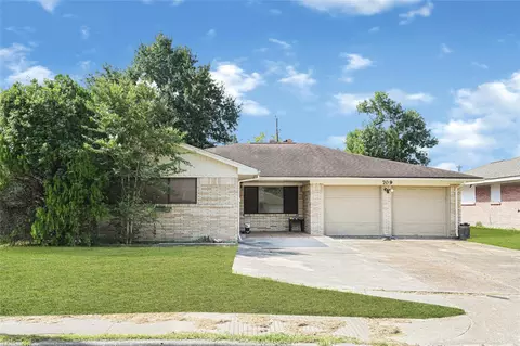 Exterior - 709 Queens Rd, Pasadena, TX 77502 photo 2 of 5