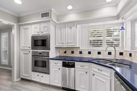 Kitchen - 25010 Kingsdown Dr, Spring, TX 77389 photo 2 of 4