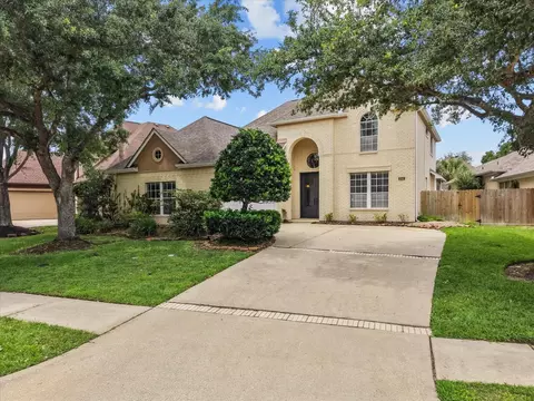 201 Lago Vista St, Kemah, TX 77565