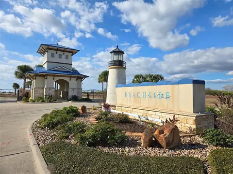 3345 Bay Point Dr, Palacios, TX 77465