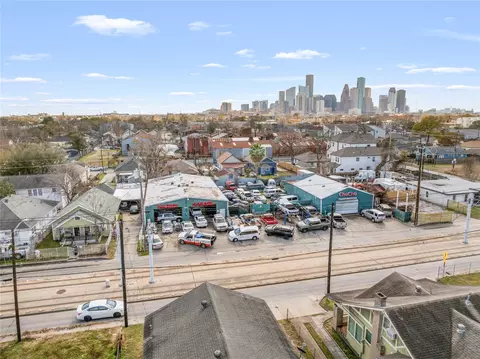 902 Boundary St, Houston, TX 77009