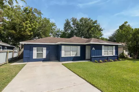 1211 Regal St, Houston, TX 77034