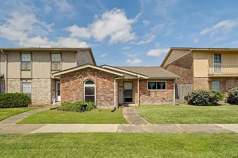 13090 Clarewood Dr, Houston, TX 77072