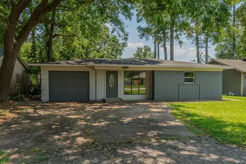 3825 Buckingham Row, Beaumont, TX 77706