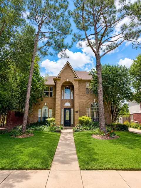 13538 Shadow Falls Ct, Houston, TX 77059