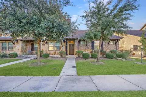 121 Armored Ave, College Station, TX 77845