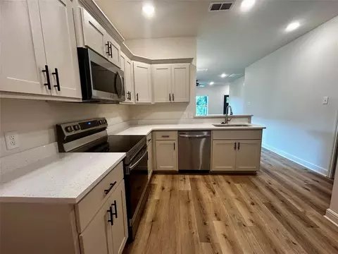 Kitchen - 201 E Fleming, Longview, TX 75604 photo 2 of 2