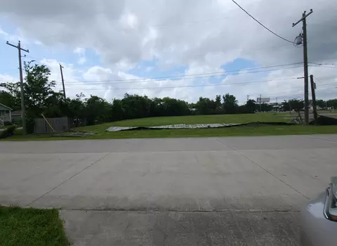3106 Hwy 3, Dickinson, TX 77539