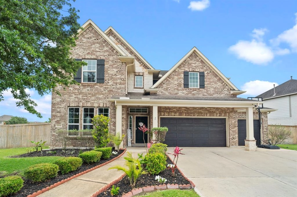 2038 Silver Moon Dr  