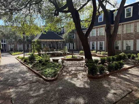 357 N Post Oak Ln #207, Houston, TX 77024