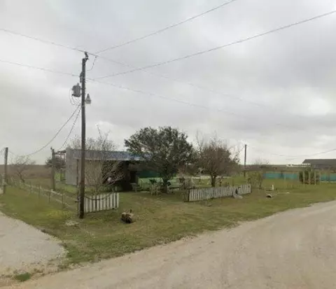 127 Oarfish Dr, Palacios, TX 77465