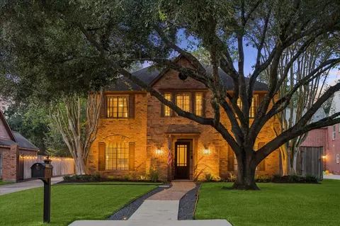 8511 Cedarbrake Dr, Houston, TX 77055