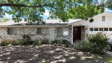 1123 Warbler Dr, Kerrville, TX 78028
