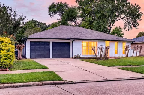 11602 Brookledge Dr, Houston, TX 77099
