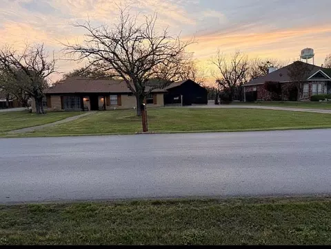 219 Barton St, Royse City, TX 75189