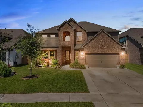 2417 Lake Mist Dr, Alta Loma, TX 77510