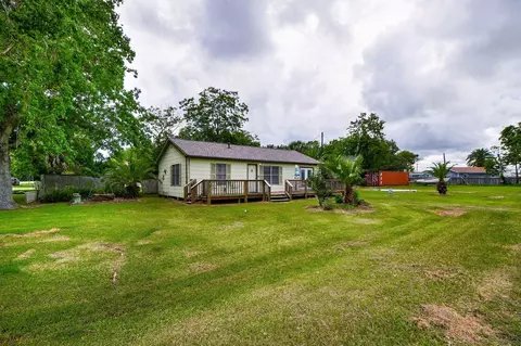 1301 2nd St, Palacios, TX 77465