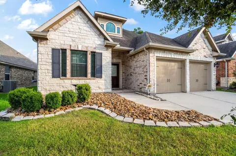 16918 Lake Willowby Ln, Houston, TX 77044