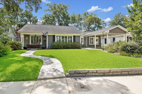 1611 Gardenia Dr, Houston, TX 77018
