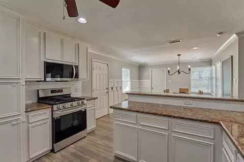6515 Glenhill Dr, Spring, TX 77389 photo 11