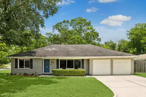 8510 Greenbush St, Houston, TX 77025