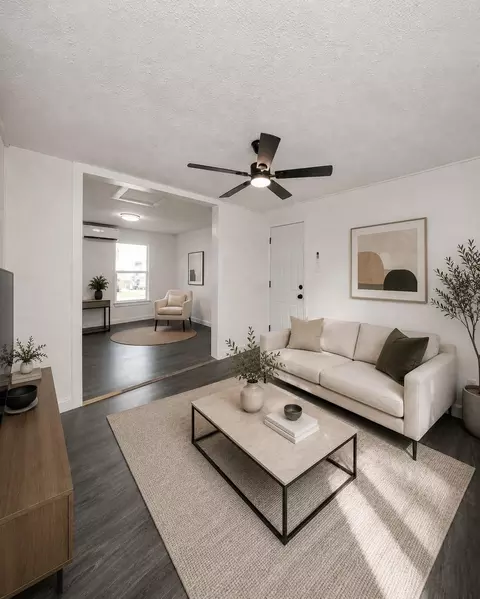 7636 Broadview Dr, Houston, TX 77061