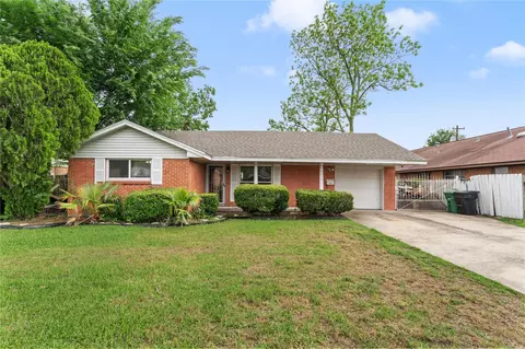 9934 Aves St, Houston, TX 77034