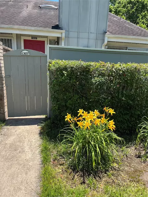 13037 Leader St, Houston, TX 77072
