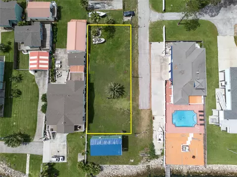 1917 Avenue A, San Leon, TX 77539