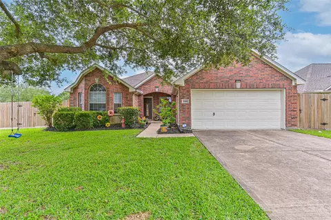 5398 Morgan Oak Dr, Alvin, TX 77511