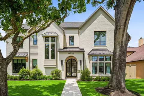 8722 Lupton Ln, Houston, TX 77055