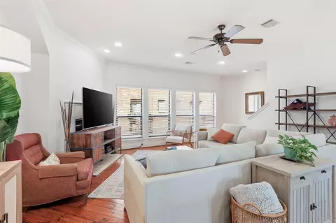 Living - 2424 Navigation Blvd #D, Houston, TX 77003 photo 1 of 2